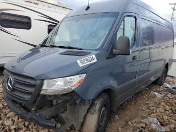  Salvage Mercedes-Benz Sprinter