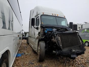  Salvage Freightliner Cascadia 1