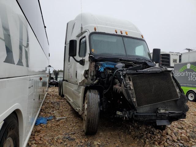  Salvage Freightliner Cascadia 1