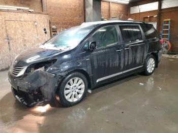  Salvage Toyota Sienna