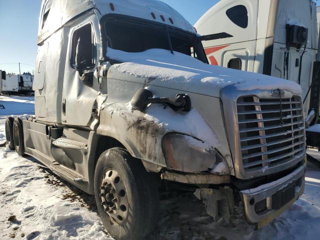  Salvage Freightliner Cascadia 1