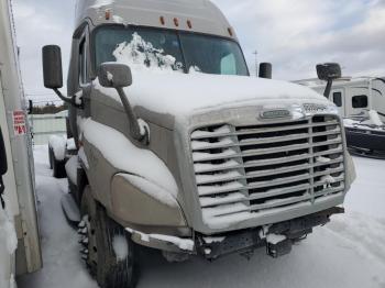  Salvage Freightliner Cascadia 1