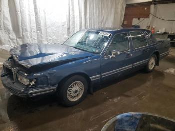  Salvage Lincoln Towncar