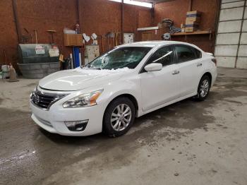  Salvage Nissan Altima