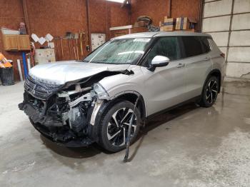  Salvage Mitsubishi Outlander