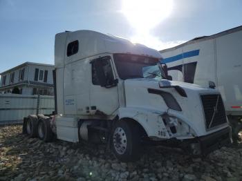  Salvage Volvo Vn