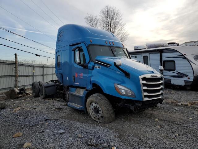  Salvage Freightliner Cascadia 1