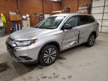  Salvage Mitsubishi Outlander