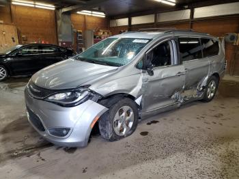  Salvage Chrysler Pacifica