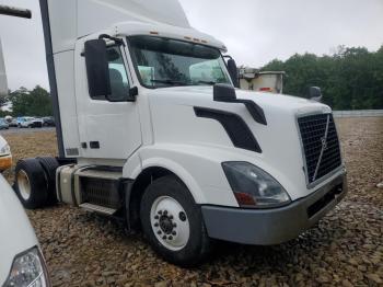  Salvage Volvo Vn