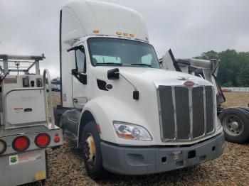  Salvage Peterbilt 579