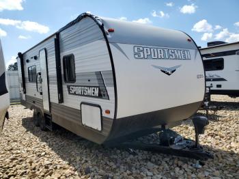  Salvage Kzrv Trailer