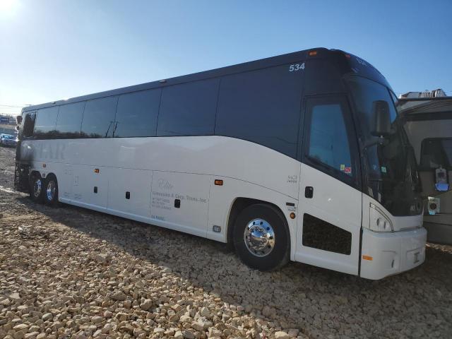 Salvage Motor Coach Industri Bus