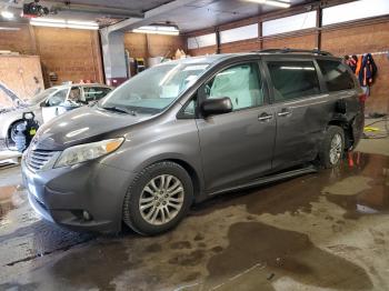  Salvage Toyota Sienna