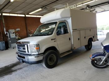  Salvage Ford Econoline E350 Super Duty