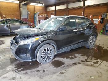  Salvage Nissan Kicks