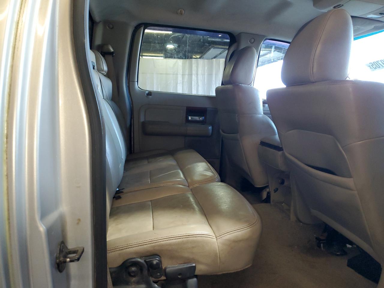 Ford F-150 Supercrew Image 3