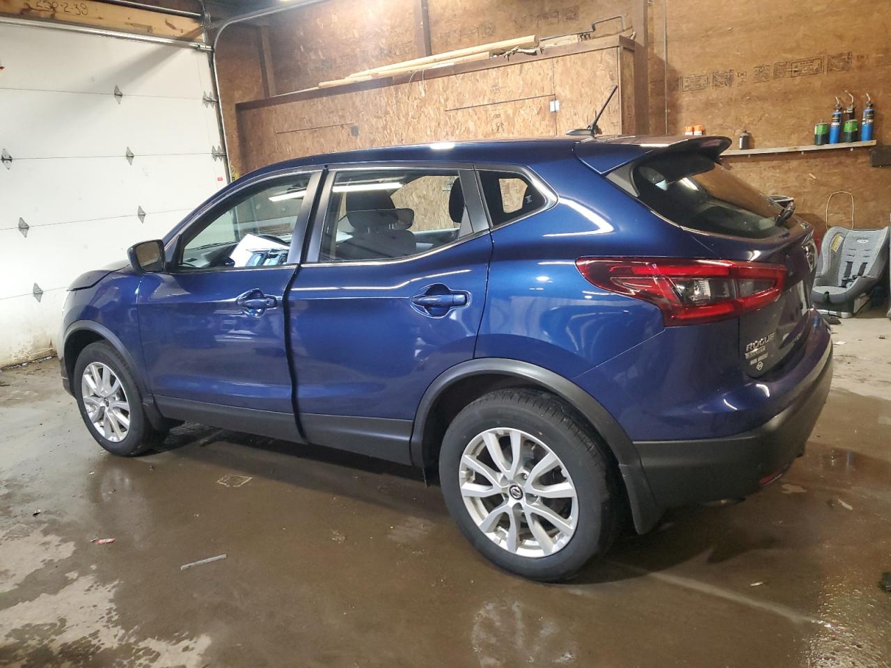 Nissan Rogue S Image 2