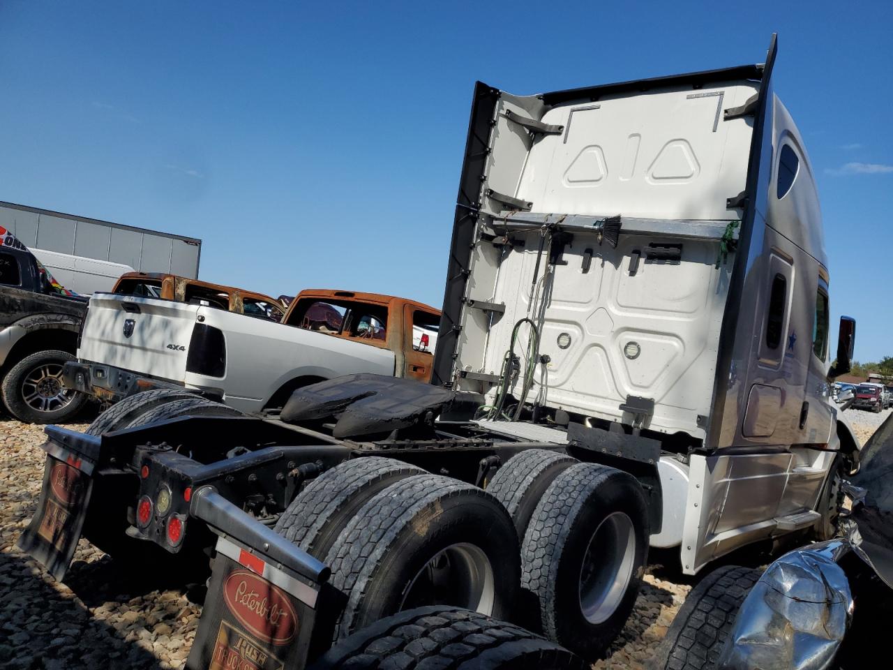 Freightliner Cascadia 1 Image 3