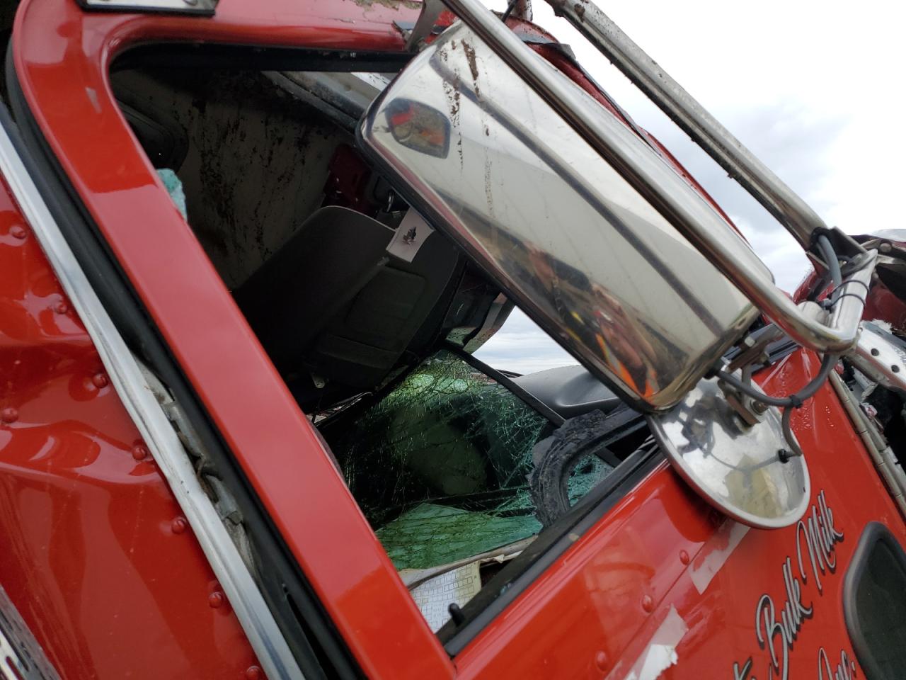 Peterbilt 389 Image 10