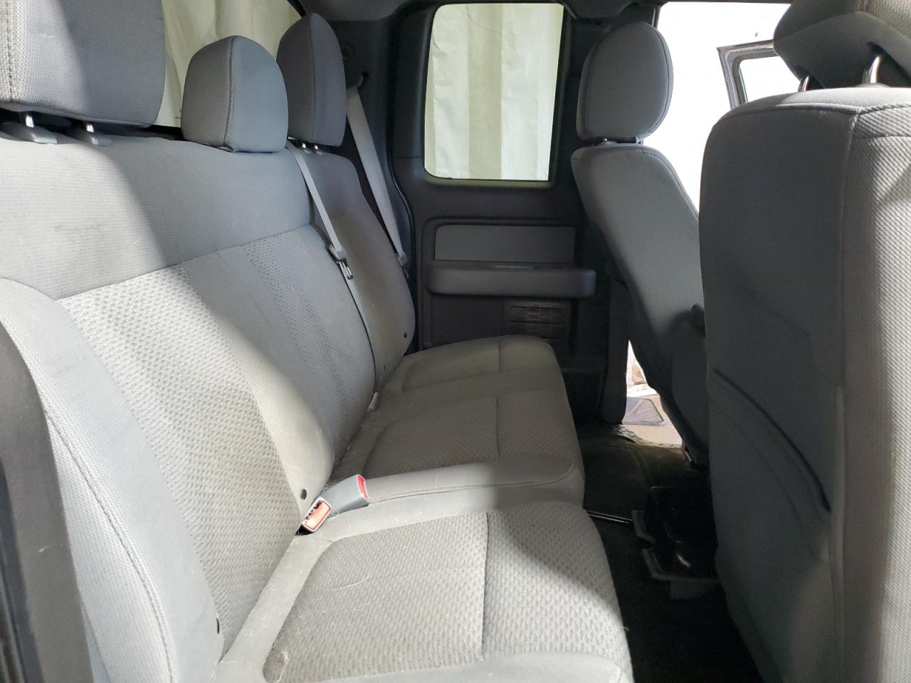 Ford F-150 Super Cab Image 11