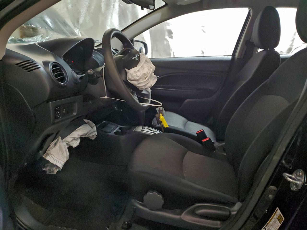 Mitsubishi Mirage Es Image 4