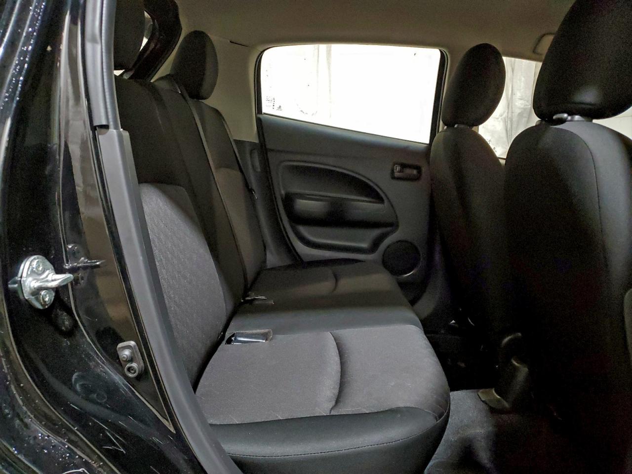 Mitsubishi Mirage Es Image 10