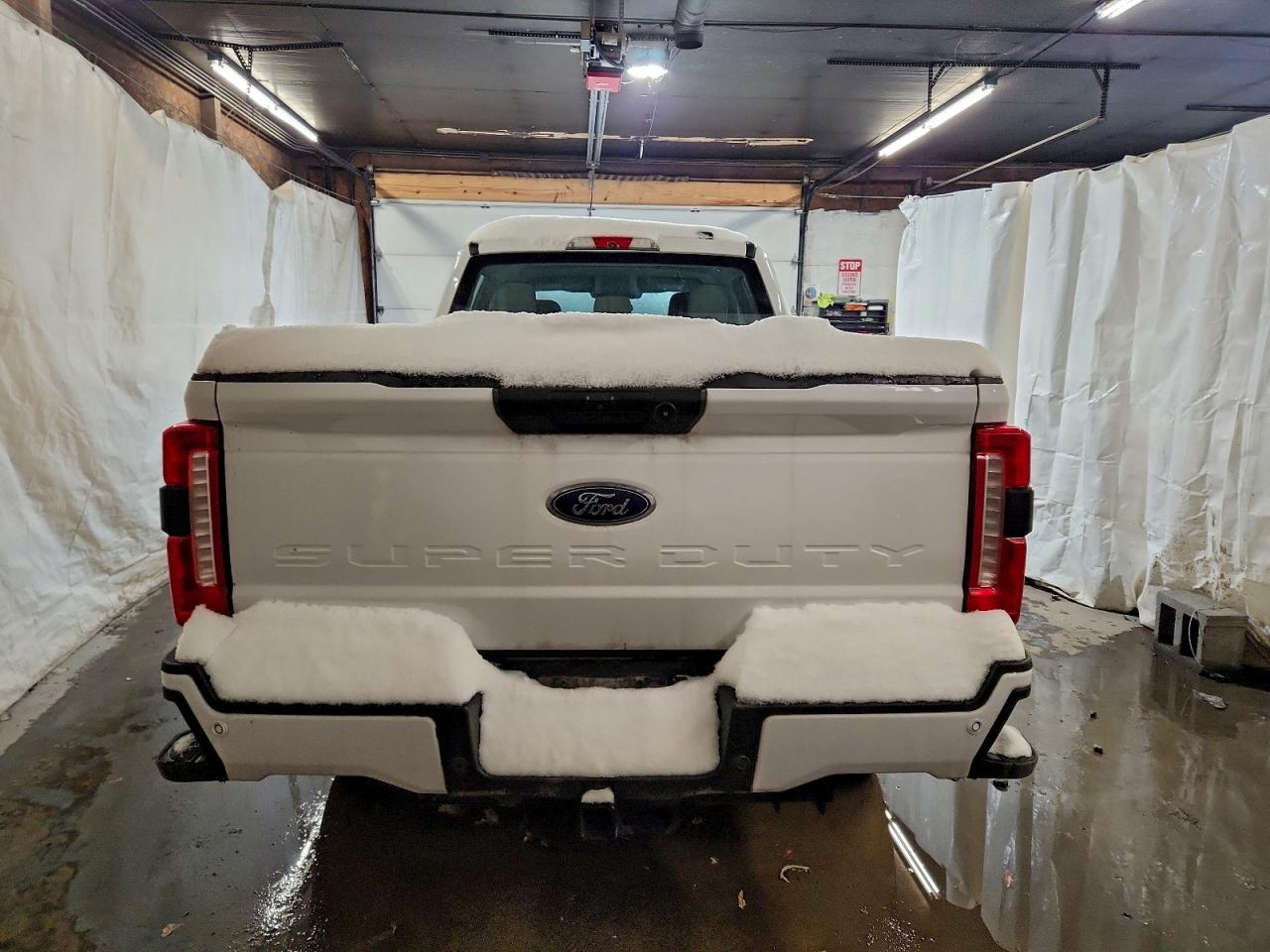 Ford F-250 Super Duty Image 12