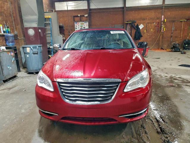 Chrysler 200 Limited Image 4