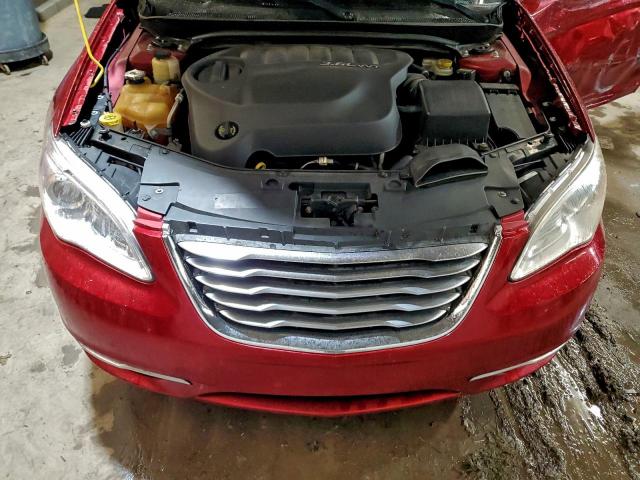 Chrysler 200 Limited Image 12