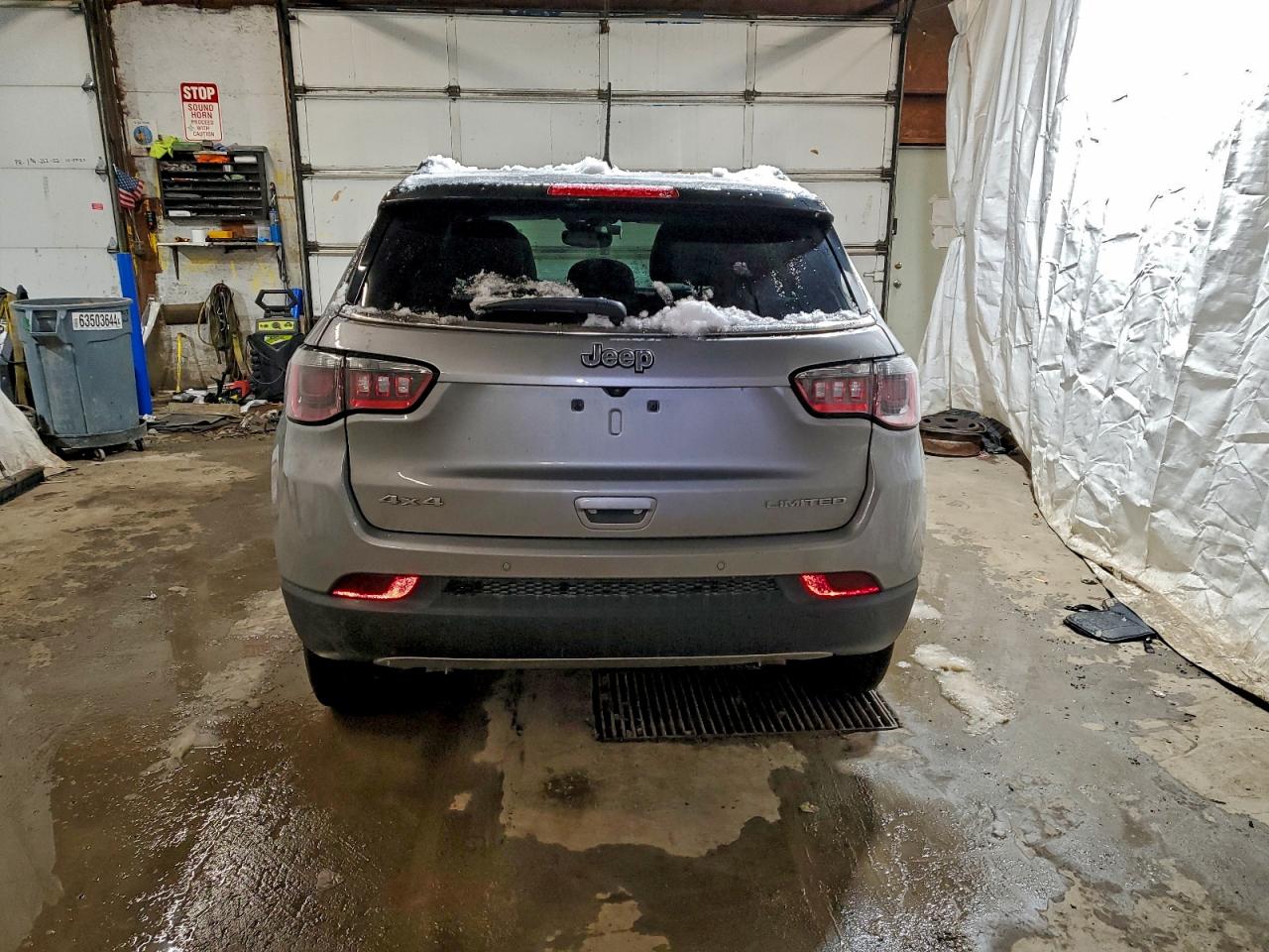 Jeep Compass Limited Image 9