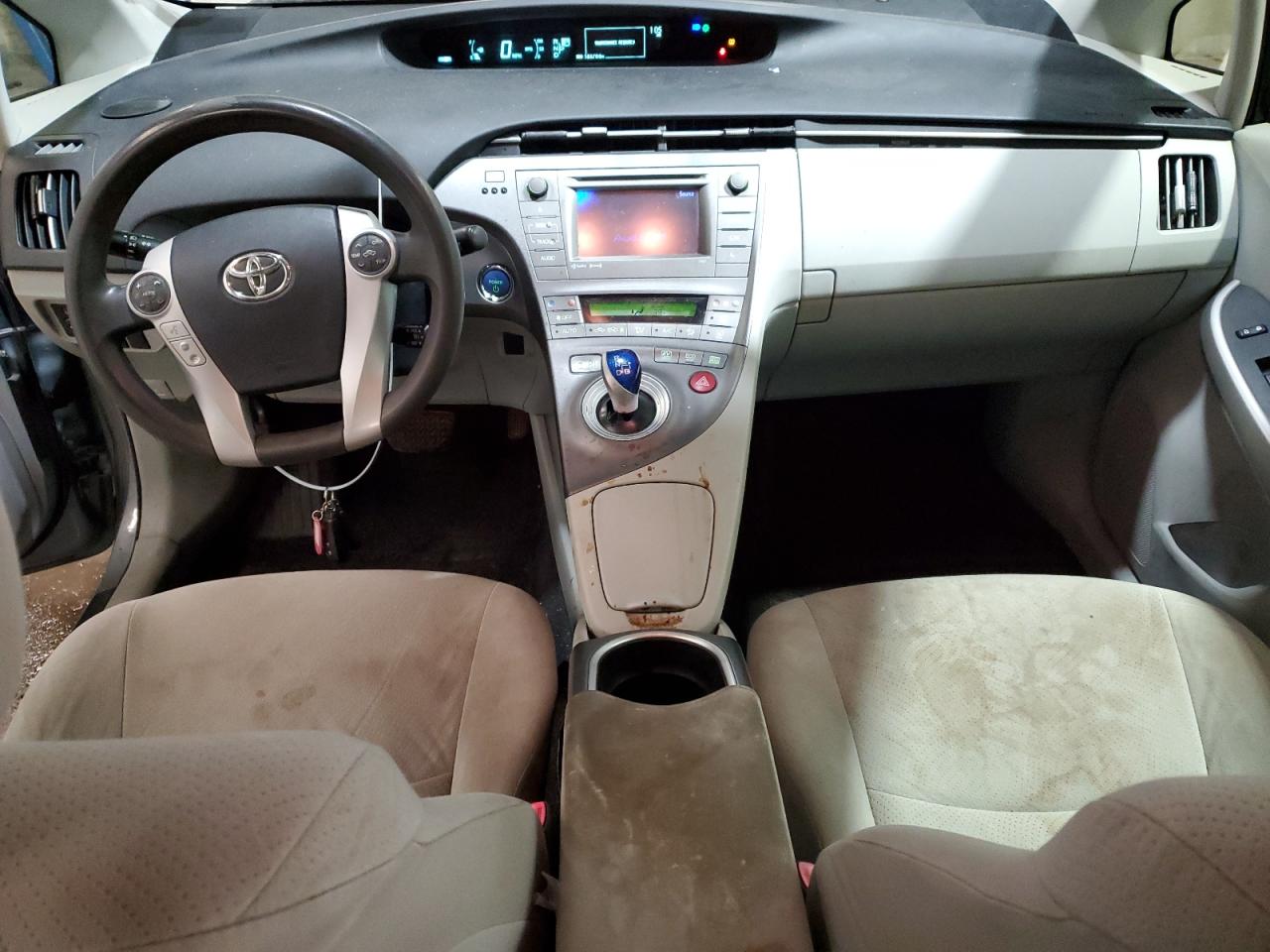 Toyota Prius Image 8