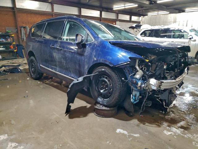 Chrysler Pacifica Hybrid Limited Image 9