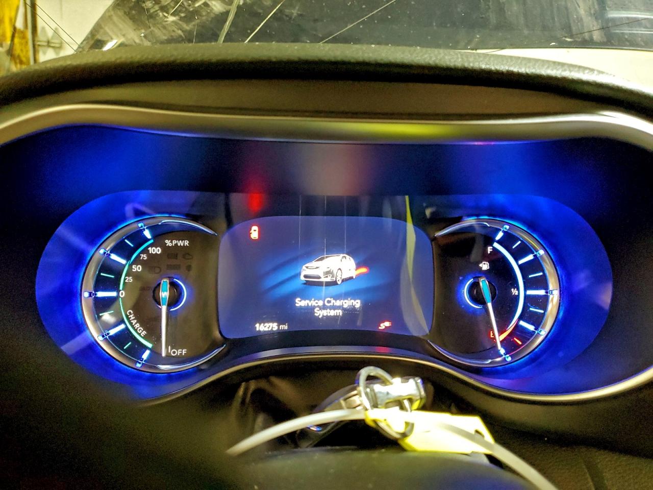 Chrysler Pacifica Hybrid Limited Image 3