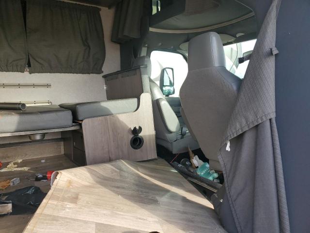 Ford Econoline E350 Super Duty Cutaway Van Image 9