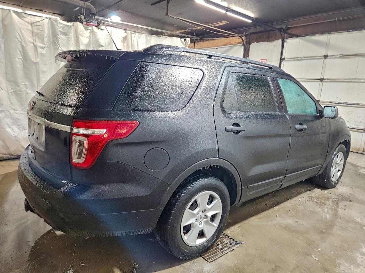 Ford Explorer Image 5