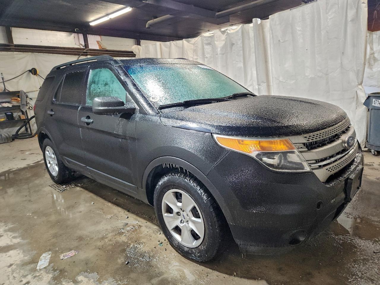Ford Explorer Image 2