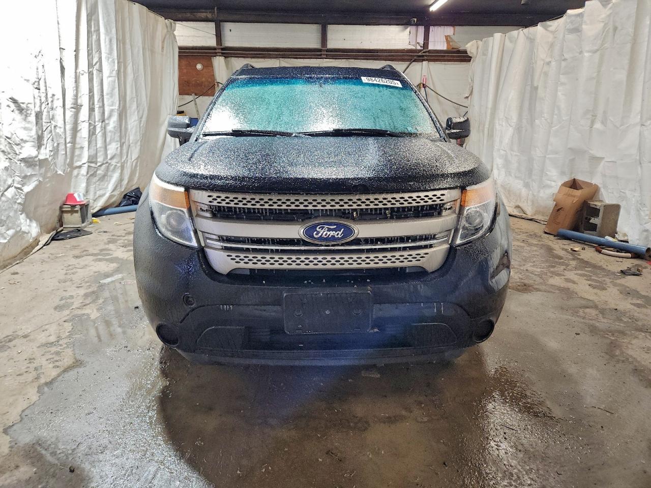 Ford Explorer Image 4