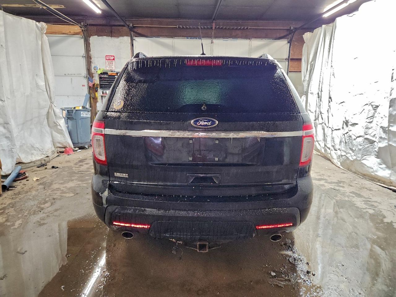 Ford Explorer Image 6