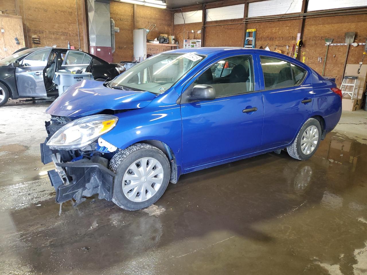 Nissan Versa S Image 1