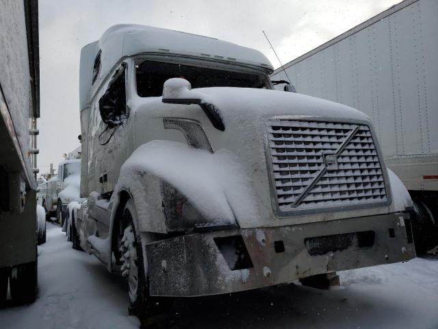  Salvage Volvo Vnl