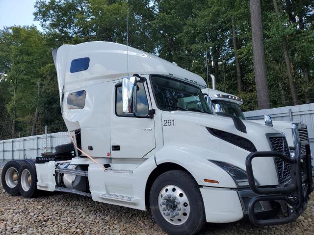  Salvage Volvo Vnl