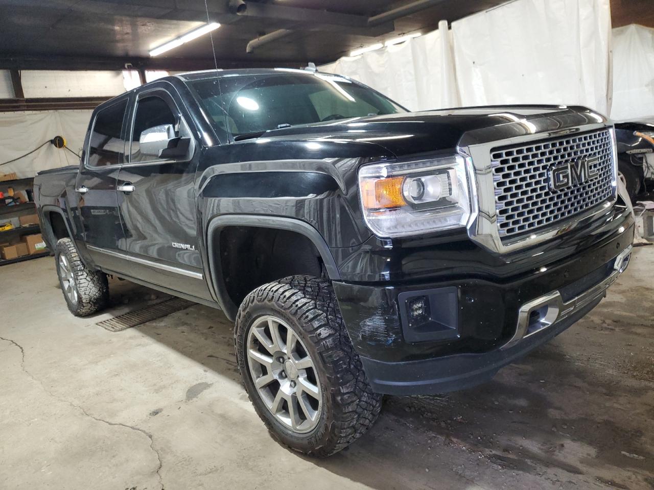 GMC Sierra K1500 Denali Image 2