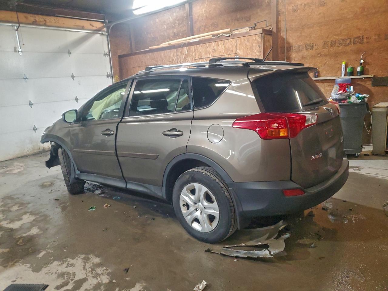 Toyota RAV4 Le Image 7