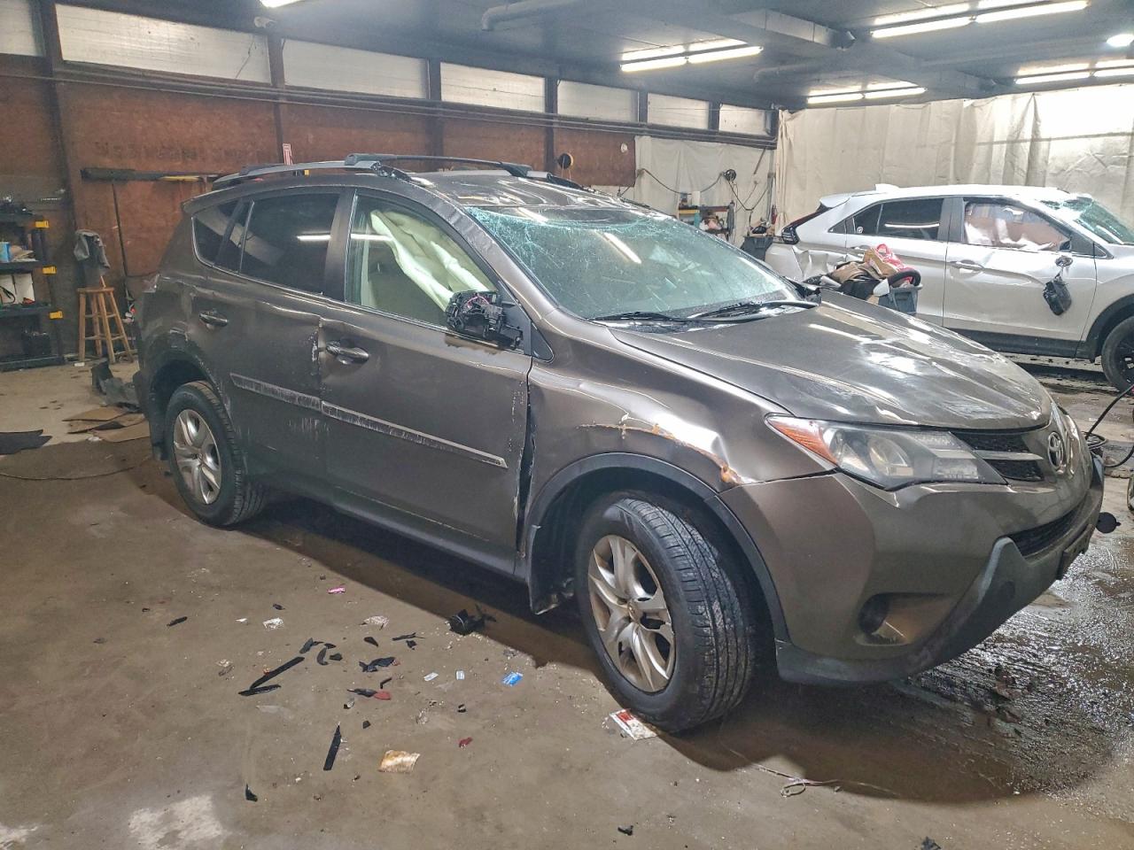 Toyota RAV4 Le Image 8