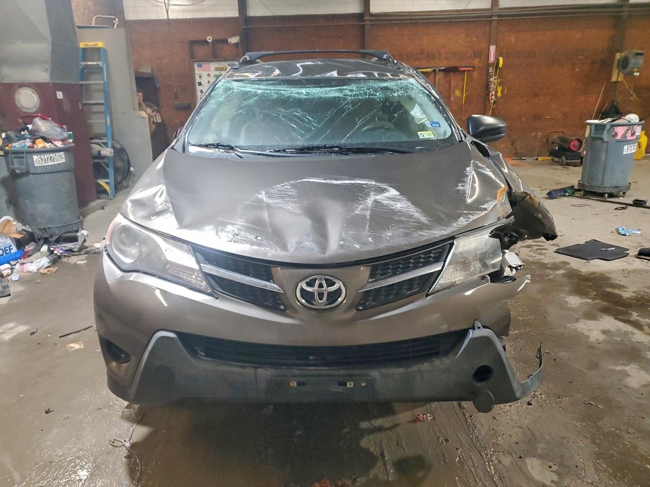 Toyota RAV4 Le Image 6