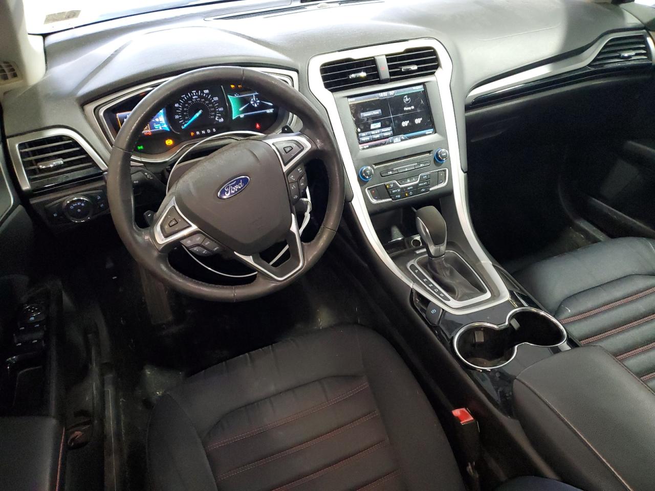 Ford Fusion Se Image 7