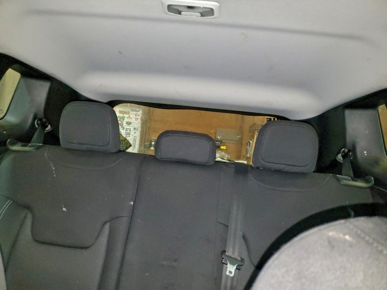 Jeep Renegade Sport Image 8