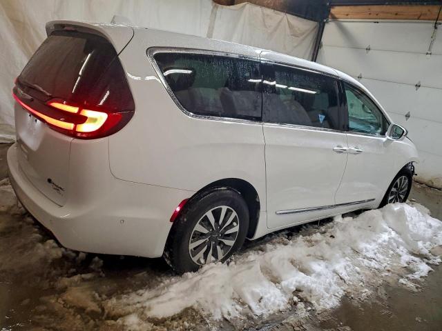 Chrysler Pacifica Hybrid Limited Image 2