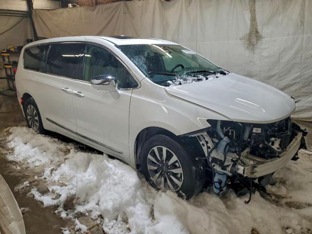 Chrysler Pacifica Hybrid Limited Image 6